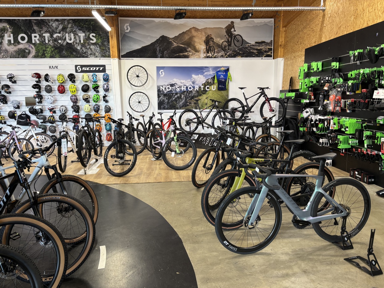 Lanvollon Cycles magasin de vélo à Lanvollon 4. Partie VTT et belle occasion 