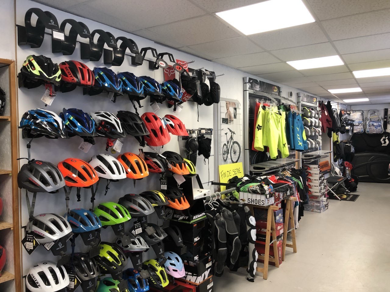 Mout'n Bike magasin de vélo à Moutiers Casques 